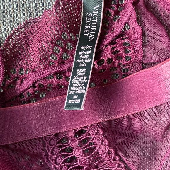 2/$10 Victoria's Secret Very Sexy Hight Waisted Cheeky Panties Size M Burgundy - Picture 3 of 3